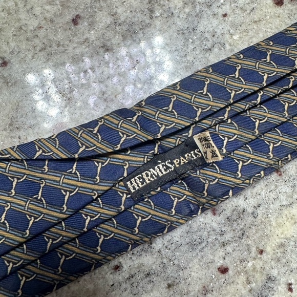 Ascot Tie Silk Scarf - Picture 4 of 4